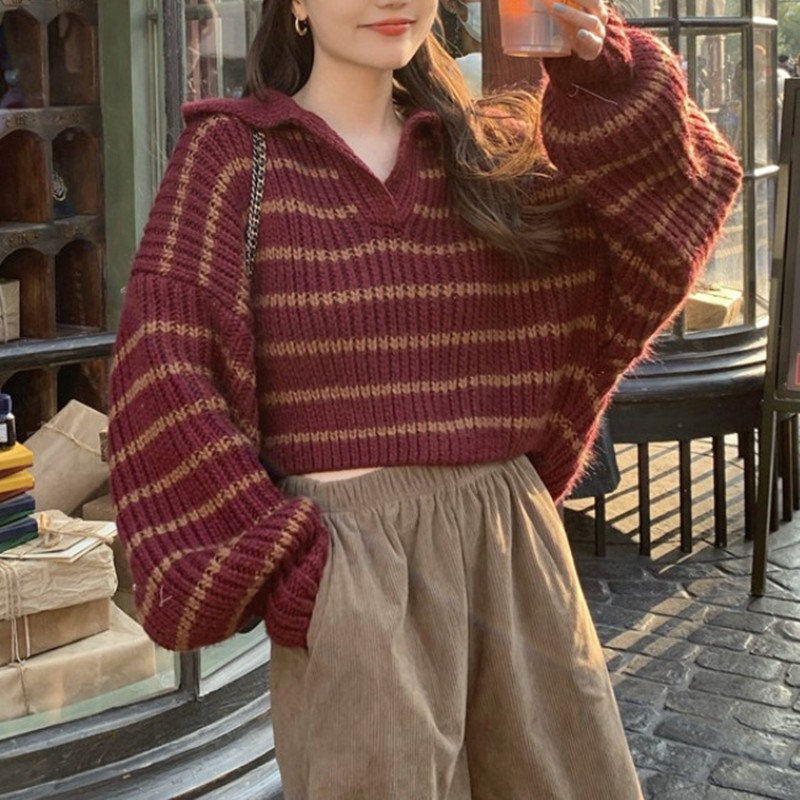 Striped sweater women's design sense niche knitted sweater 2022 new autumn and winter loose outer wear small short top