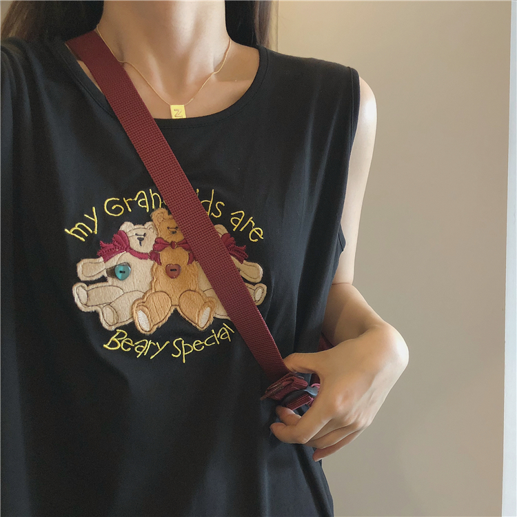 Xia Dan wear fold wear roar see three dimensional embroidered bear design loose medium length vest women's sleeveless