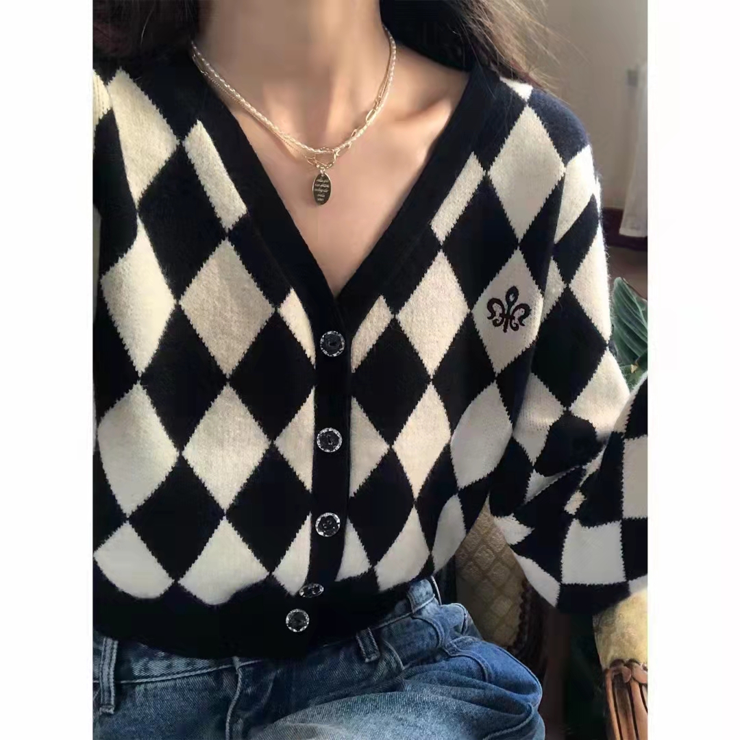 Cactishop B into the chessboard grid college style black and white diamond grid age reduction with thin knitted cardigan / vest