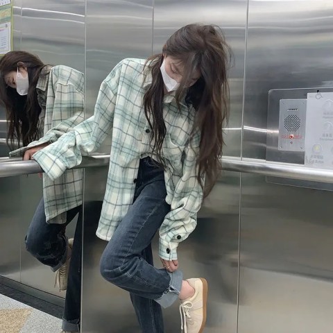 2023新款上衣薄荷綠長袖格子襯衫女休閒法式風復古慵懶襯衣