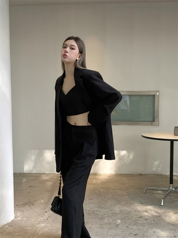 Real price, retro Korean version of loose and lazy suit three-piece suit jacket suspenders straight trousers suit