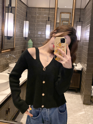 Knitted coat women's spring trend new large collar black short coat fashionable and versatile