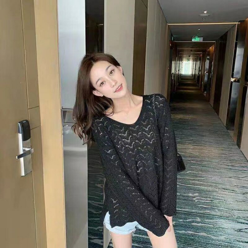Knitted Top Women's 2020 autumn new loose and slim fashion versatile heart machine hollowed out V-Neck long sleeve bottoming shirt