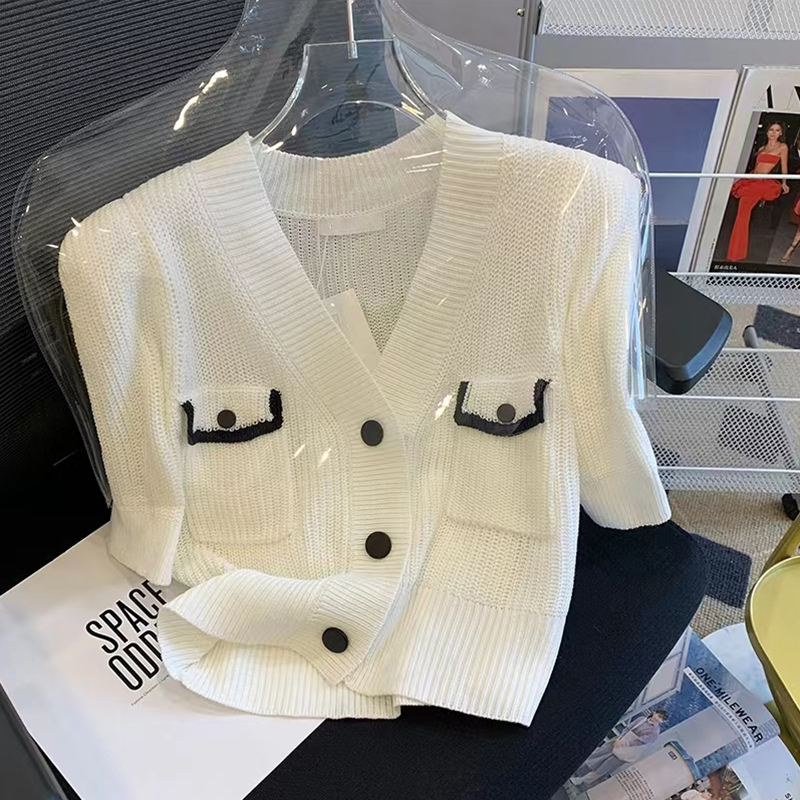 2023 spring new style small fragrance temperament V-neck single-breasted short knitted cardigan women's slim fit contrasting color short-sleeved top