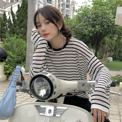Loose lazy stripe long sleeve T-shirt women's fashion summer 2021 new design sense of minority ice silk sunscreen top