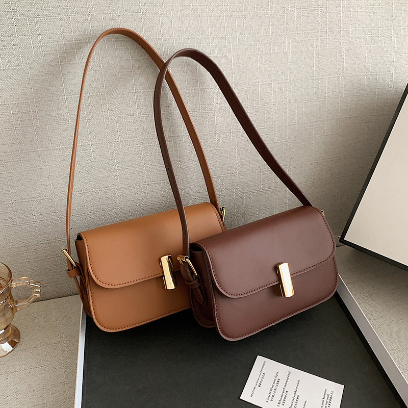 Underarm bag 2023 new Hong Kong style retro shoulder bag women's bag texture fashion ladies small square bag