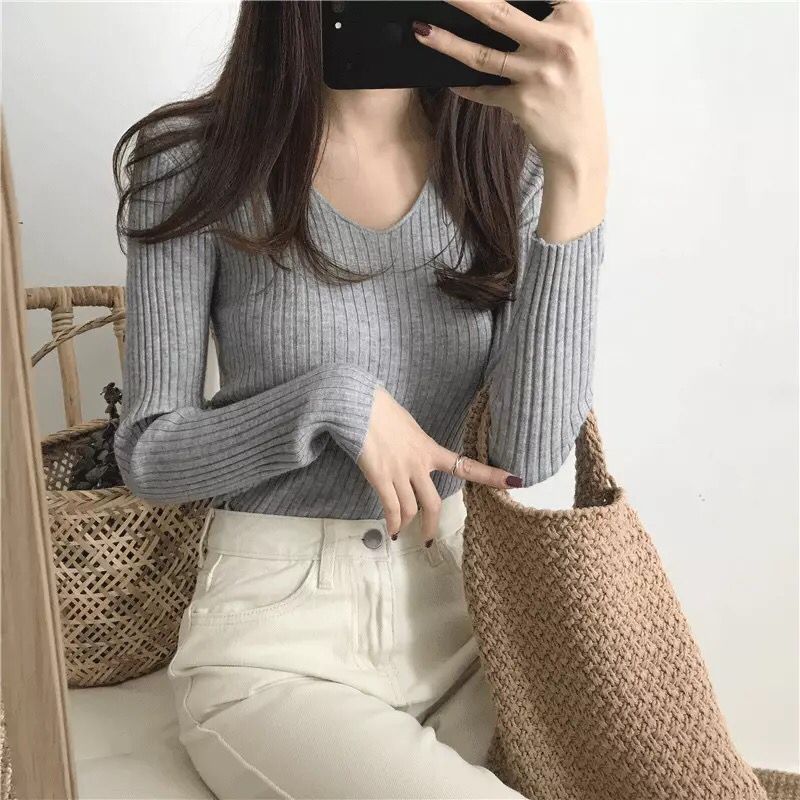 2021 autumn and winter inside with tight top, early autumn outside with long sleeve knitted bottomed shirt, women's slim V-neck thin sweater