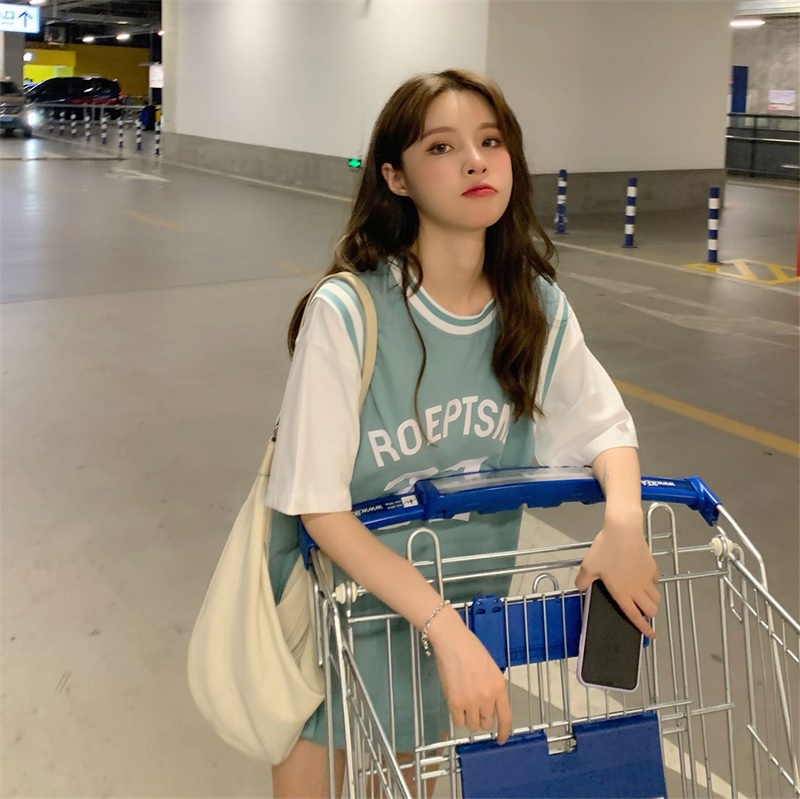 Real shooting of new college style 32 letter basketball Jacket Women's short sleeve T-shirt fake two tops