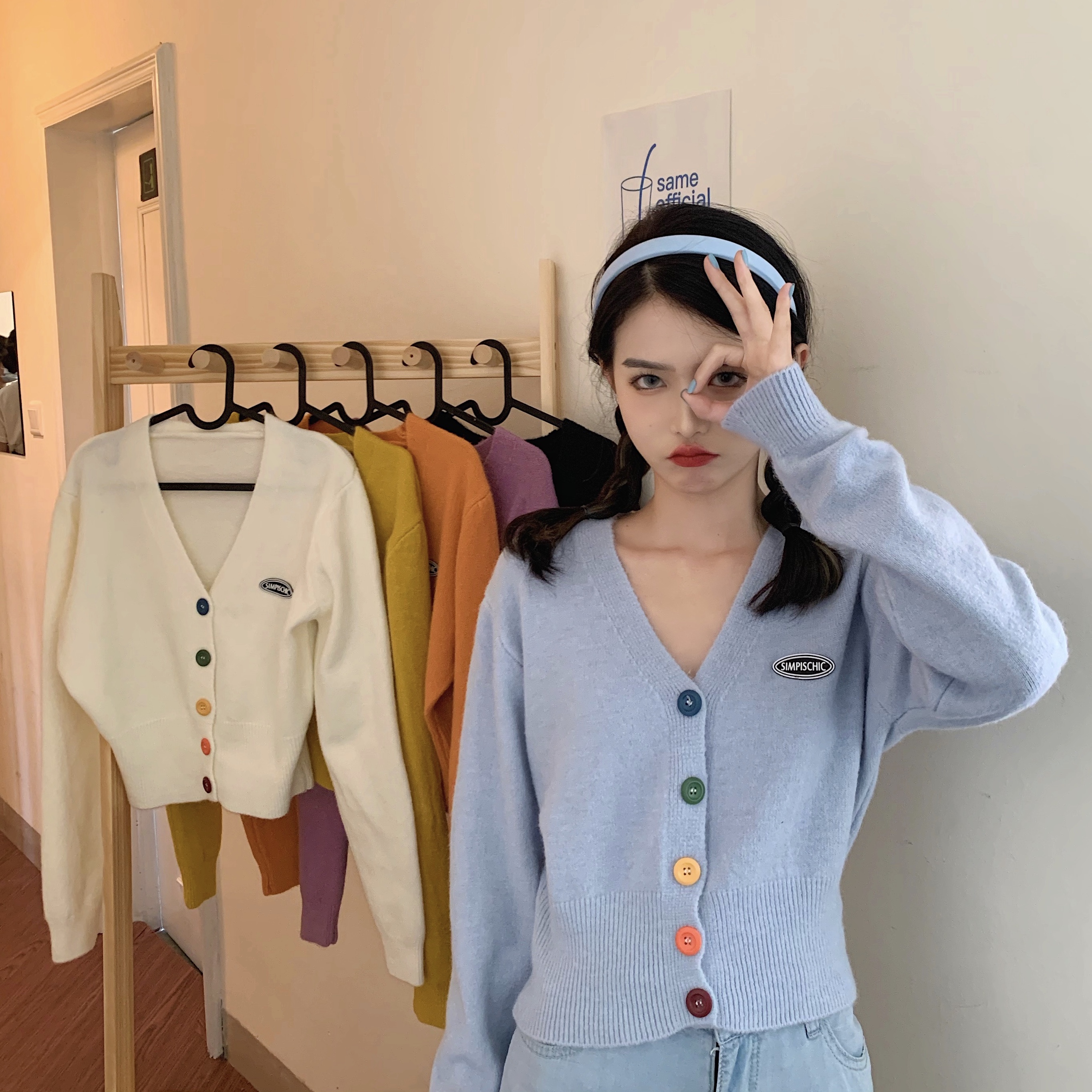 Sweet color button V-Neck long sleeve knitted cardigan women's early autumn short coat fashion