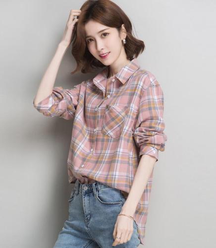 Spring and autumn new Plaid Shirt women's Retro Hong Kong Style loose Korean design sense of minority shirt pure cotton outer coat