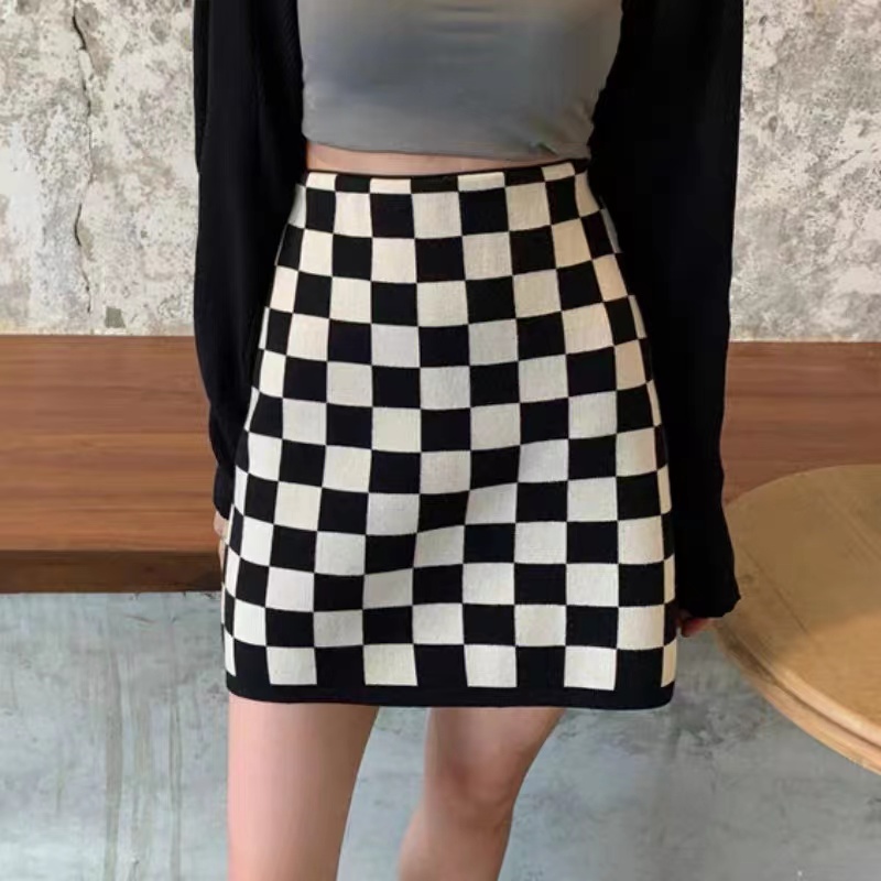 2021 autumn winter checkerboard half skirt women's autumn winter knitted Hip Wrap one-step skirt elastic high waist A-shaped short skirt