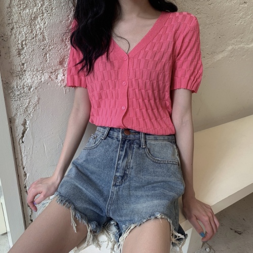 Real photo, real price and all-around style show thin and loose V-neck knitted short sleeve cardigan top