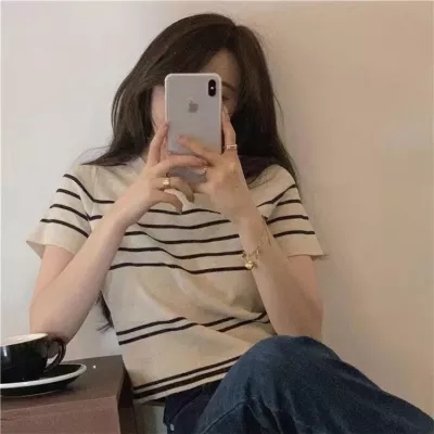 Summer 2022 new style knitwear chic top women's design sense of minority stripe short sleeve thin T-shirt fashion