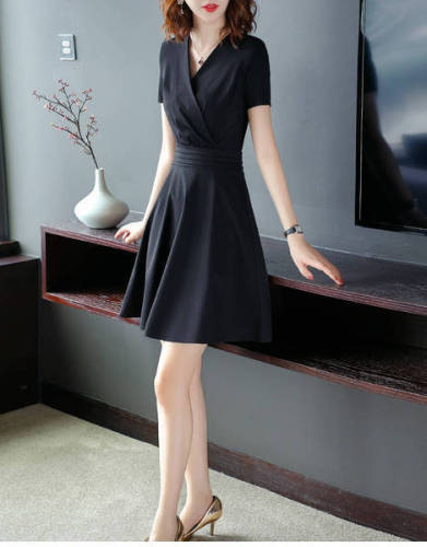 Black dress small black dress 2020 new women's summer V-neck short sleeve medium length thin temperament skirt