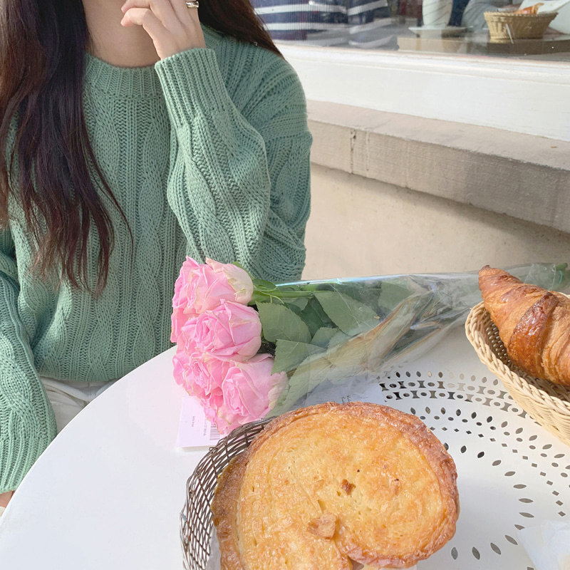 Real shot twist sweater women's early autumn new Korean solid color round neck loose sweater top