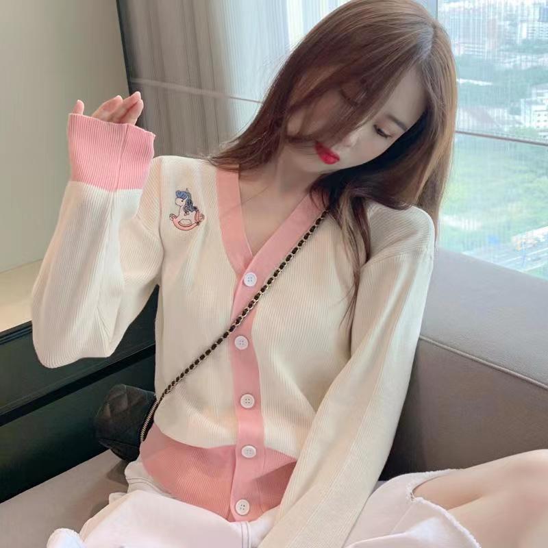 Net red cardigan jacket women's 2022 autumn and winter new knitted long-sleeved embroidered V-neck contrast color sweater outside the trend of tops
