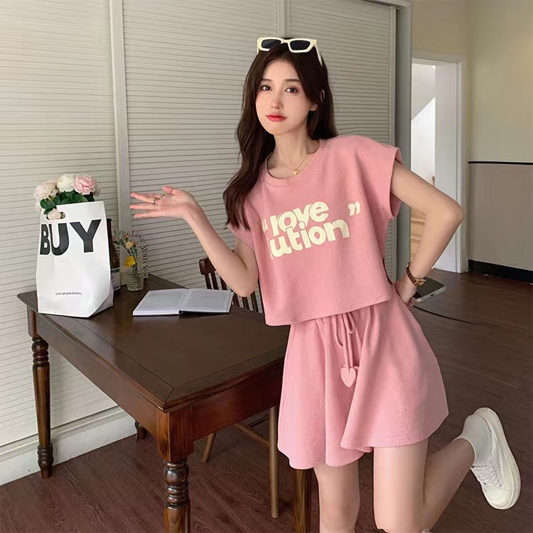 Salt and sweet suit women's summer 2023 new waffle sports style vest T-shirt wide-leg shorts two-piece set