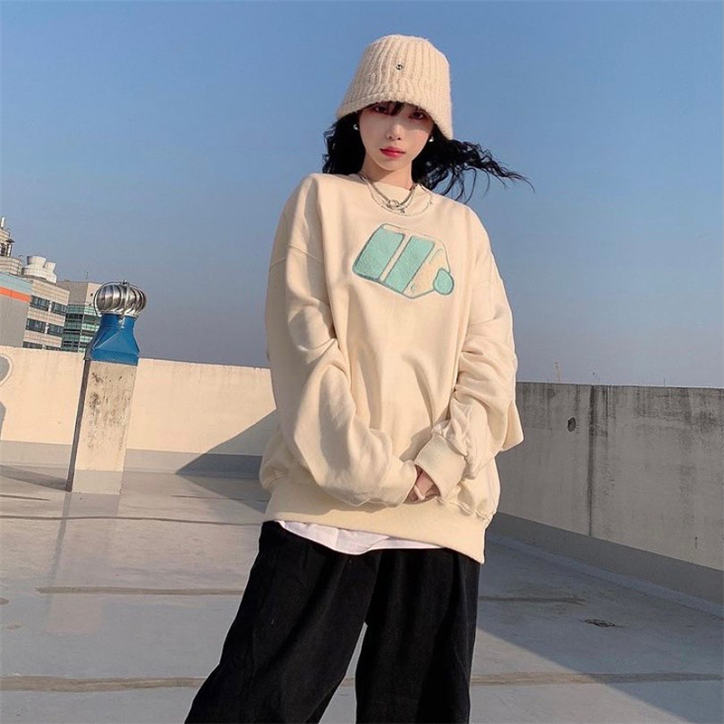 ~Have a piece of cream cake ~ girl lovely embroidered milk white sweater Pullover round neck South Korea autumn and winter