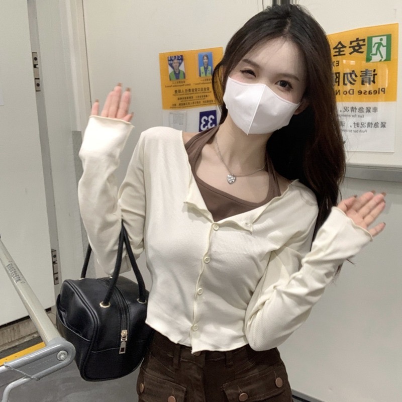 Early autumn 2022 new pure desire to hang the neck with a sense of design niche two-piece T-shirt long-sleeved unique top women