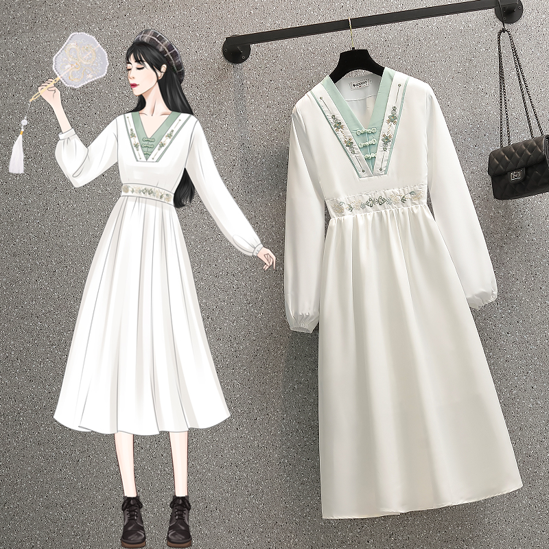 Real shooting of large women's clothes 2022 spring new fat sister Guofeng fried Street aging thin foreign style belly covering dress