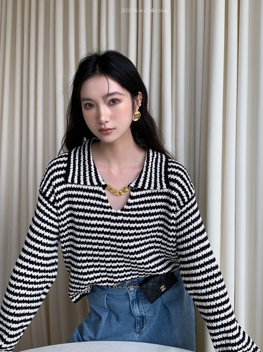 2023 new French Hepburn style doll collar striped lapel sweater women's metal strip loose top