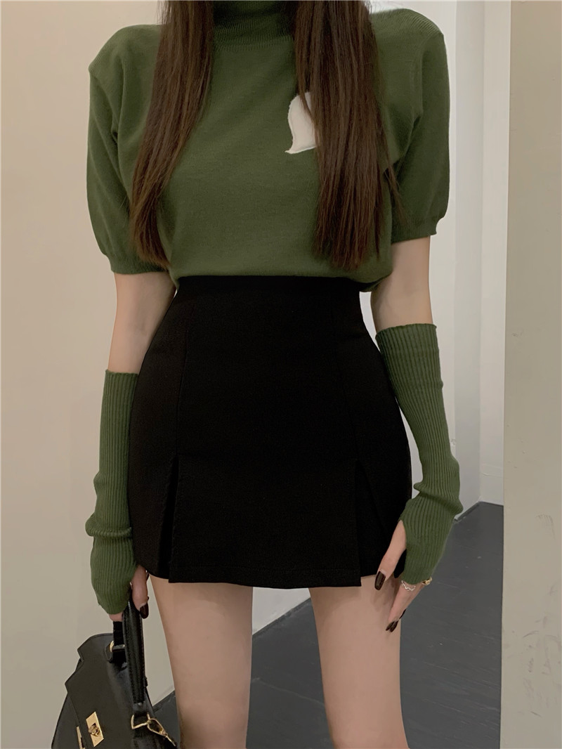 Real shooting real price All-match design retro short-sleeved sleeve knitted top + high waist black hakama suit