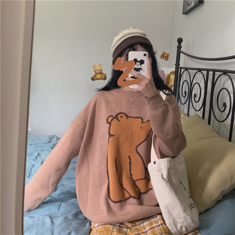 Take a picture of cute cartoon funny old style bear knitting thickened soft waxy sweater top autumn and winter female