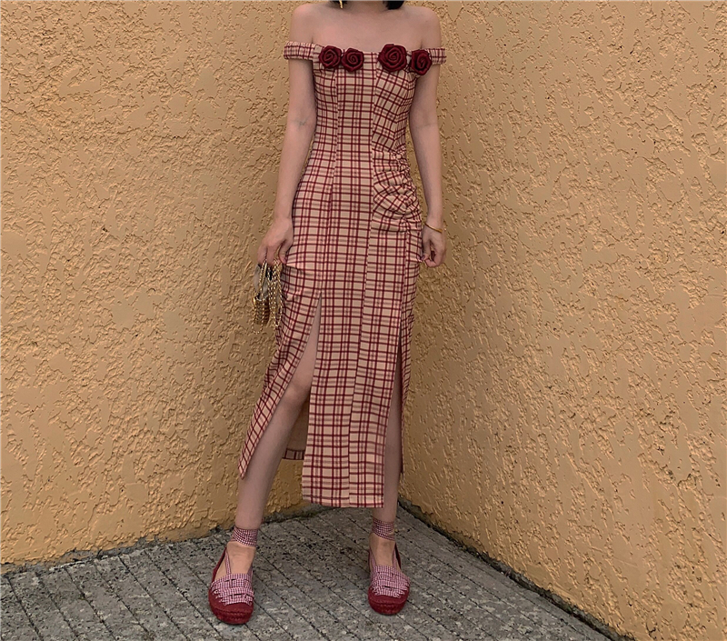 Real price control 55 retro French gentle checked skirt temperament Shoulder-exposed slim open-forked dress
