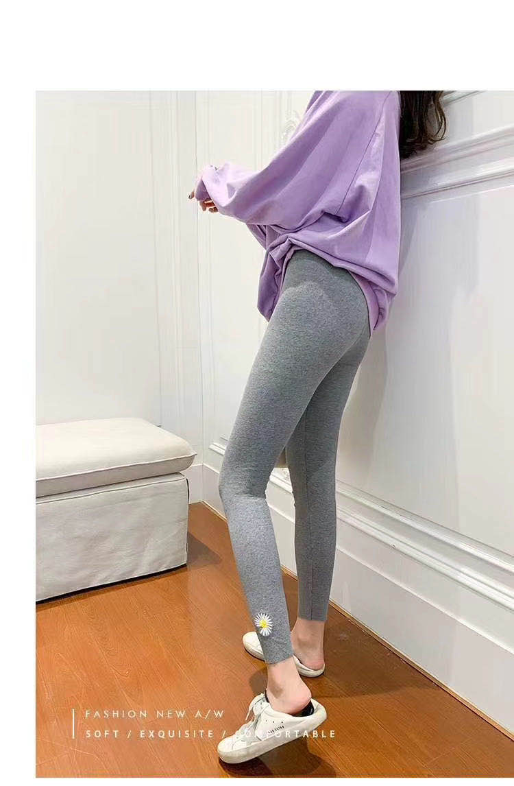 New style Daisy embroidery Leggings for running and fitness in spring 2020