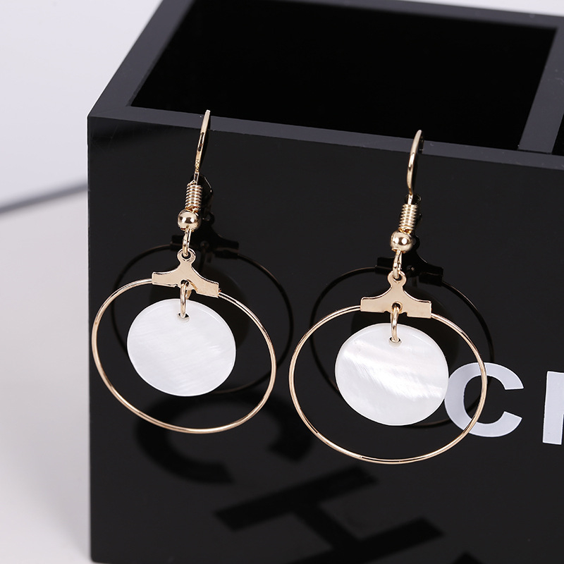 Japanese and Korean Simple Fashion Circle Shell Earrings Exaggerate Individual Circle Belt Earrings