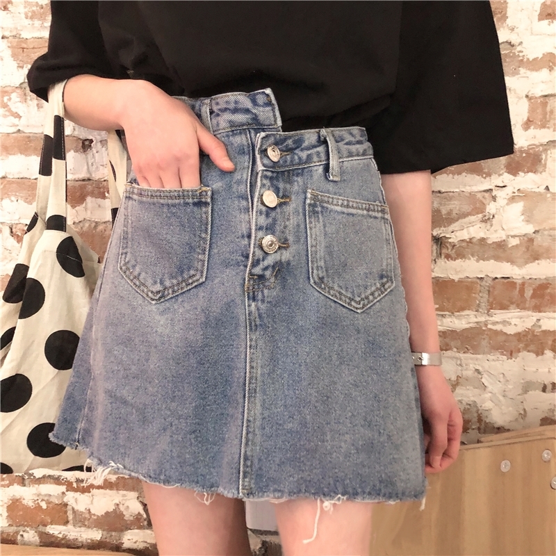 Korean version of the retro three-pill buckle pocket wool edge washed jean skirt half-length skirt