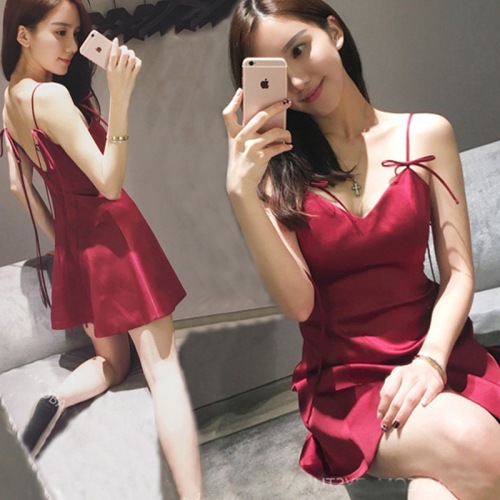 Sexy wind red dress, short skirt, v-neck, low chest, back, waist Sling Dress