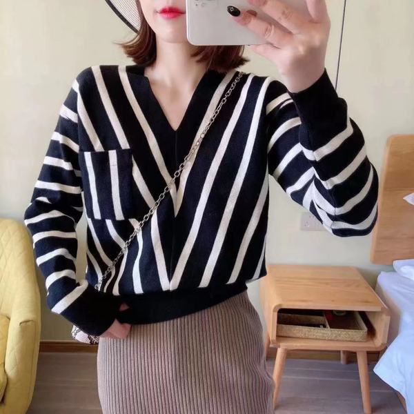 Europe station autumn winter 2019 new loose V-neck stripe long sleeve T-shirt sweater women design sense Korean top