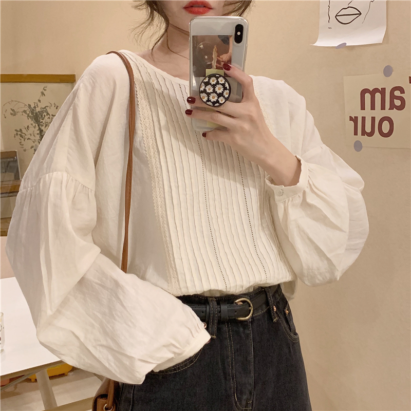 Real photo, real price, small gentle retro design, organ round neck shirt, pleated and spliced lace shirt