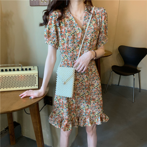 Real photo real price ~ Korean French V-neck floral Short Sleeve Ruffle Dress~