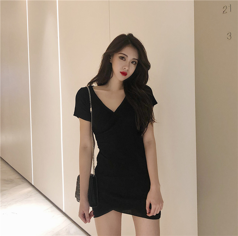 Real-time Sexy V-neck Knitted Short-sleeved Dresses with Irregular Back-closure and Bottom Bottom