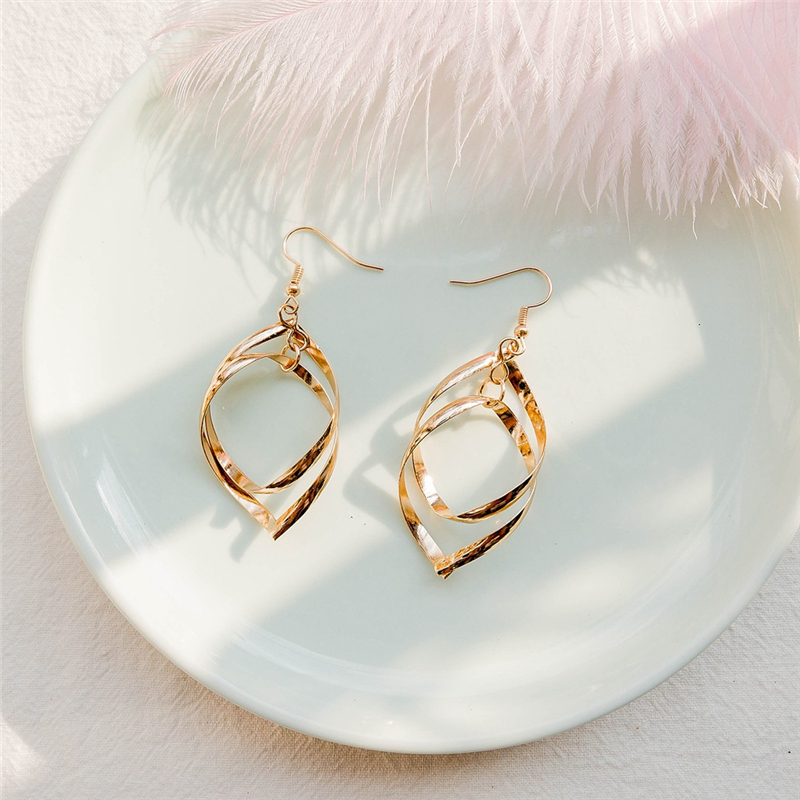 Women's fashion personality double helical Earrings Japanese and Korean temperament simple ins style with the same style of Hong Kong style