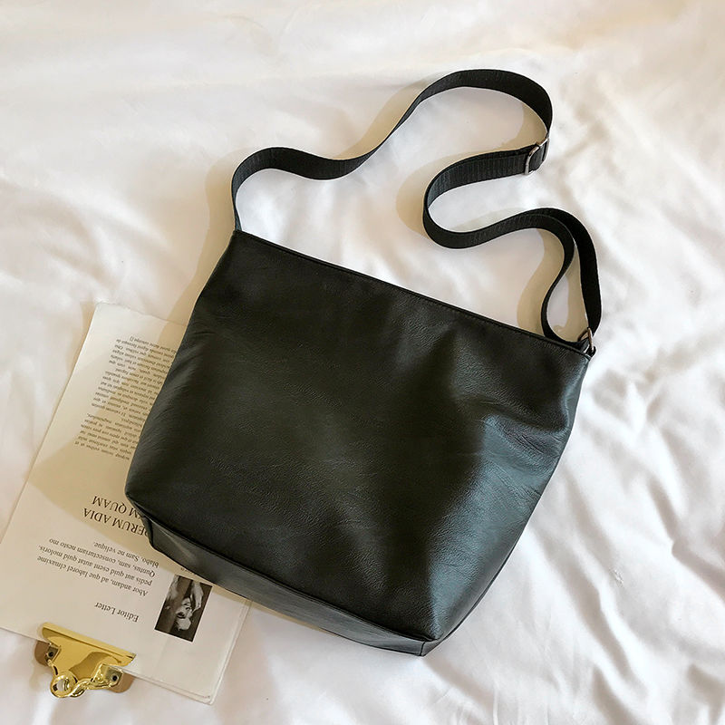 Retro bucket bag women's bag big bag new Korean version versatile Simple Shoulder Bag chic casual fashion messenger bag