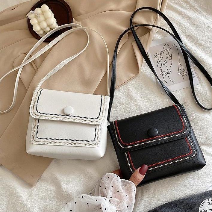 Small bag girl 2020 new popular net red ins versatile small square bag cute tassel One Shoulder Messenger Bag Fashion