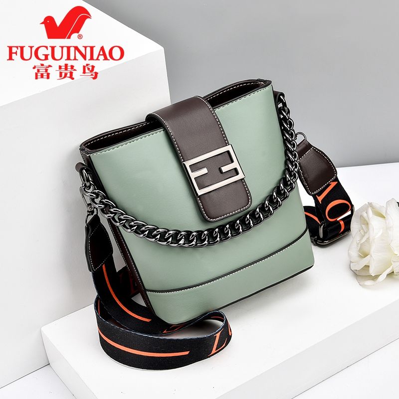 Bag Girl 2020 new versatile One Shoulder Messenger Bag women ins fashion small CK bucket bag woman