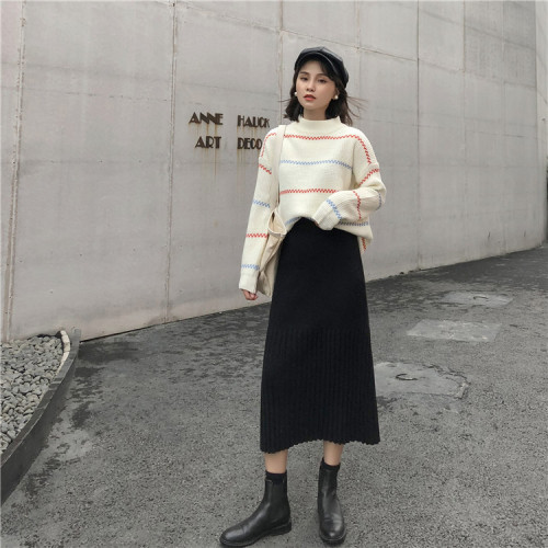 The autumn and winter Korean version of chic with high waist and wide waist and skirt with skinny pleats has been tested