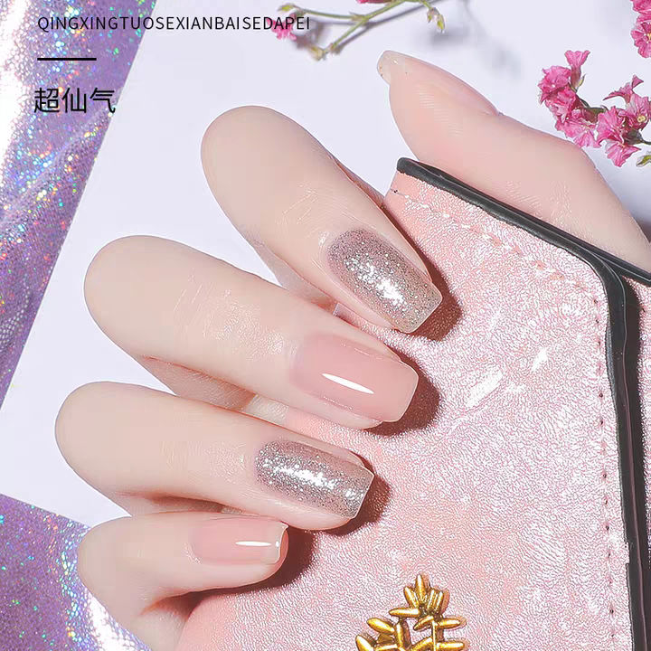 The manicure is quick, dry, dry, torn, peeled, healthy, non-toxic, tasteless, durable, net, red, summer, and white suit.