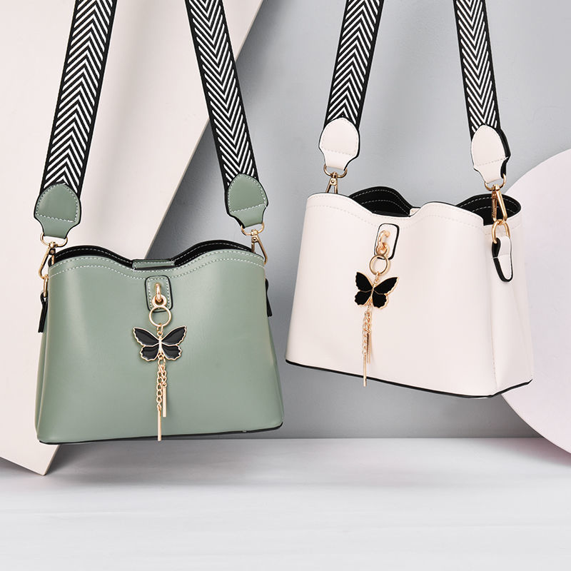 Wide shoulder strap small bag women 2020 new fashion Korean fashion all around temperament women's one shoulder straddle bag Bucket Bag