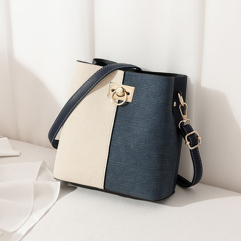 Bag Girl 2020 new spring fashion Korean Bucket Bag Messenger Bag Large Capacity versatile college style girl trend