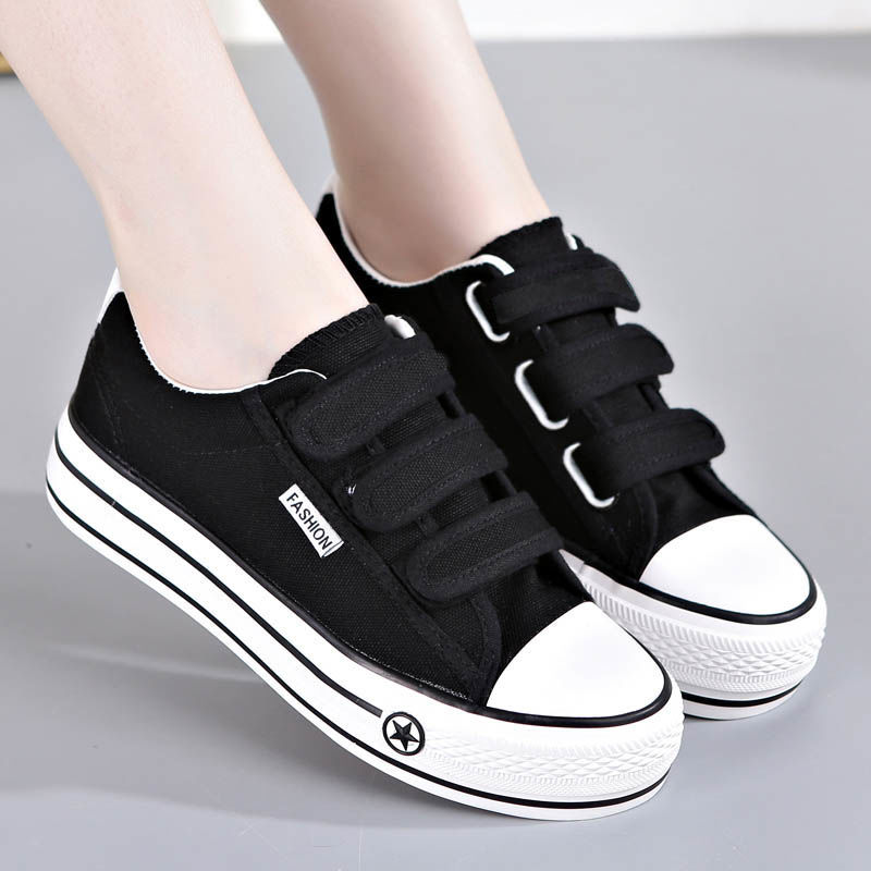Women's board shoes autumn ventilation 2020 new versatile Korean Velcro canvas shoes girls thick soled black cloth shoes