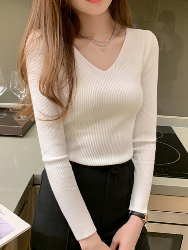 V-neck white knitted bottoming shirt for women's slim fit Korean version with autumn and winter long sleeve top and foreign style spring and autumn sweater