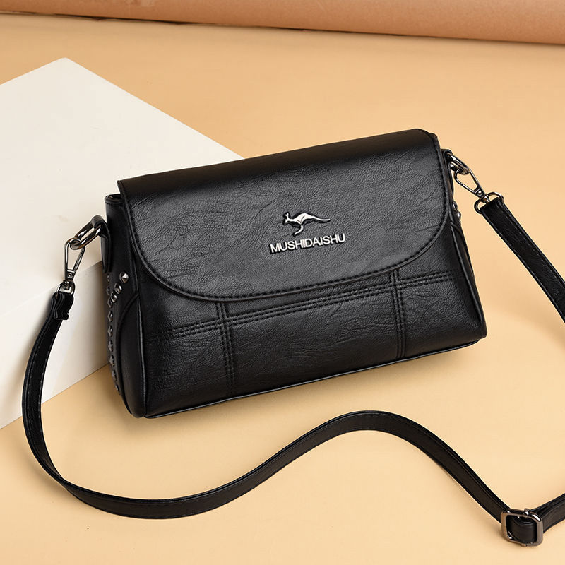 Women's bag spring 2020 New Single Shoulder Messenger Bag Korean version versatile large capacity middle aged mom bag