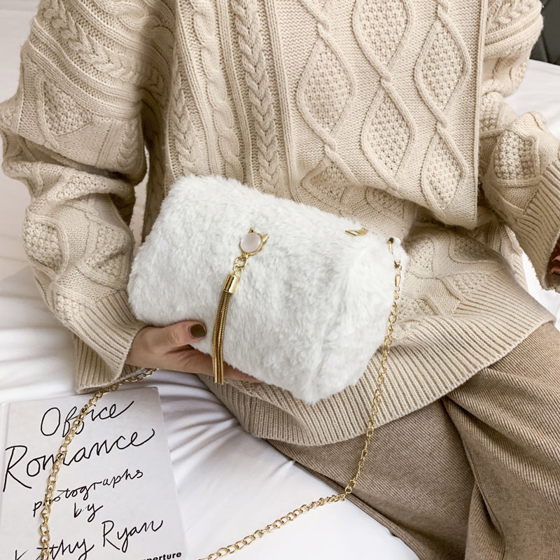 Wool bag women's new style shoulder bag net red tassel simple temperament versatile autumn and winter Plush bag