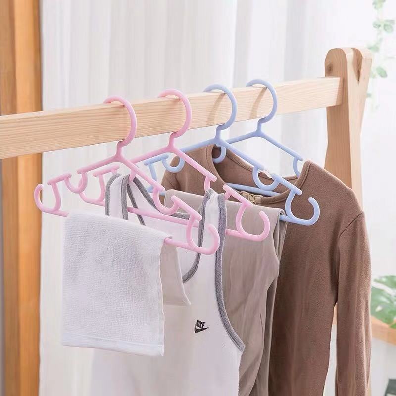 Children's clothes hanger plastic thickened baby wholesale clothes hanging multifunctional children's clothes drying rack
