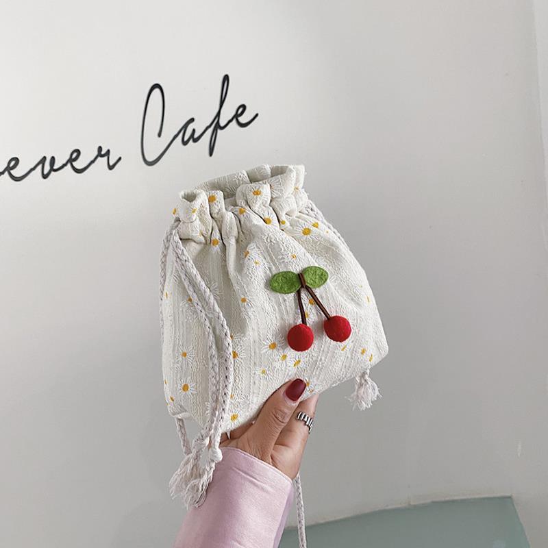 Ins net red small bag 2020 new chaosen Girl Flower bucket bag foreign style versatile One Shoulder Messenger Bag